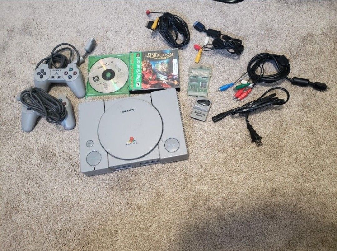 Original Playstation 1 / 3 Games / 2 Controllers / Memory Card / Game Shark