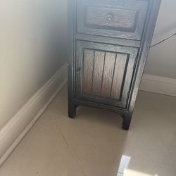 Small Table/drawer