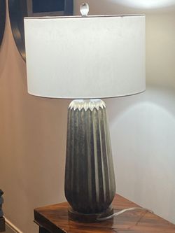 Set of 2 Modern Farmhouse Table Lamps With the Base And White Square Lampshade H24"