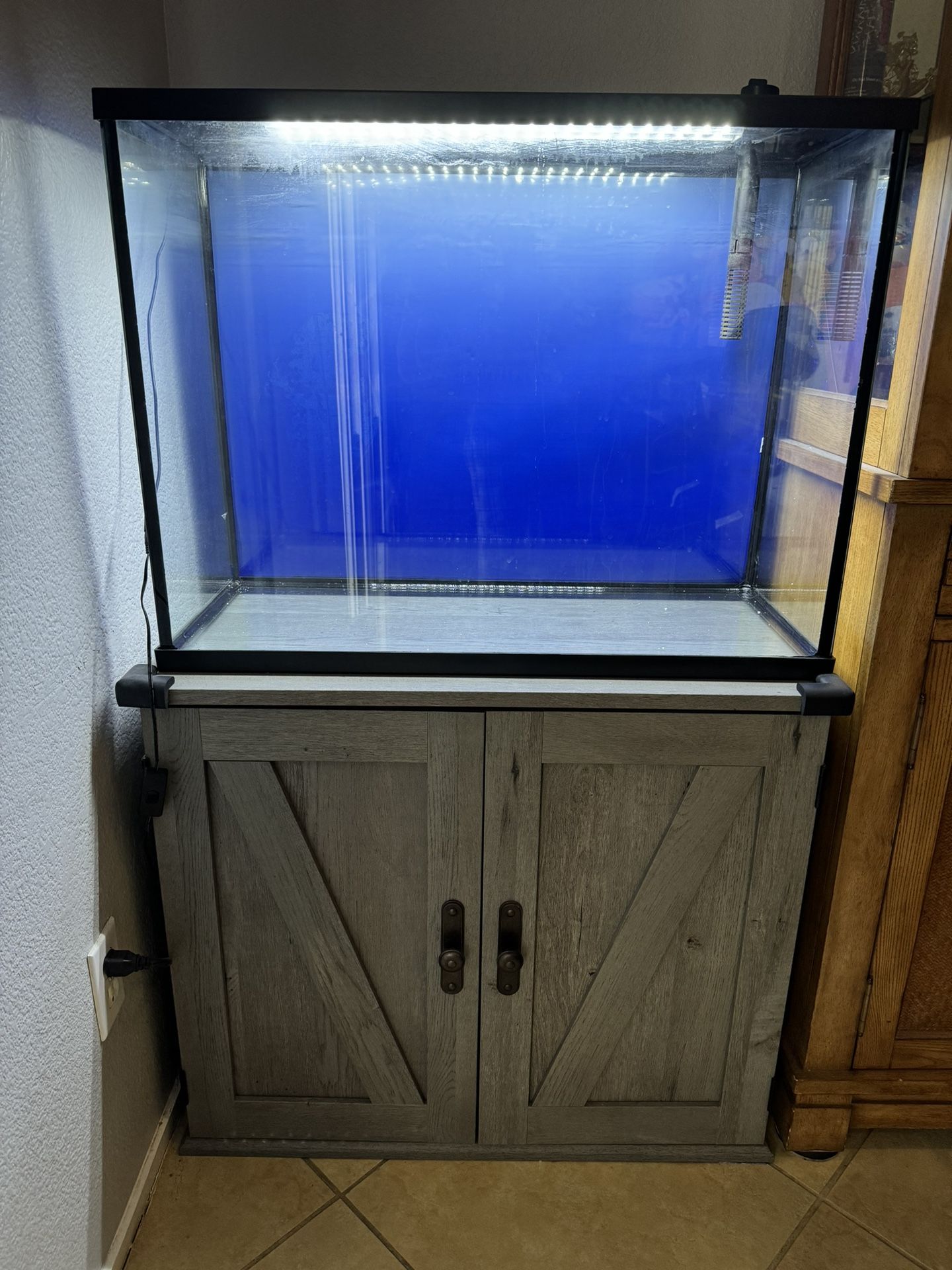 35 Gallon Tank and stand for Sale in North Las Vegas, NV - OfferUp