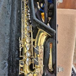 Yamaha Yas 23 Saxophone In Hard Case