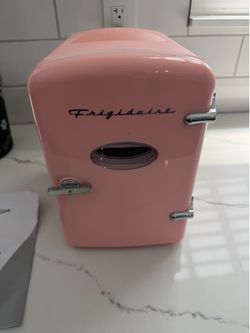 Frigidaire Pink Mini Countertop or Desktop Fridge for cans EFMIS129-C, brand new!