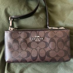 Coach Woman’s Signature double zip crossbody