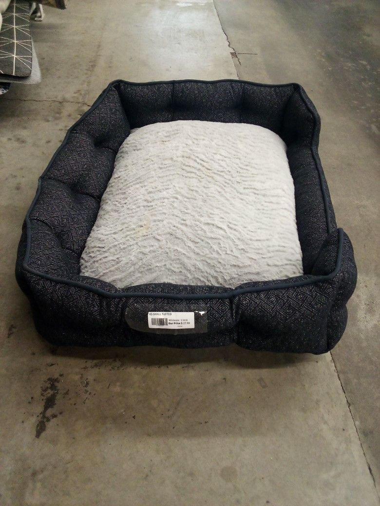 Ks Small Tufted 