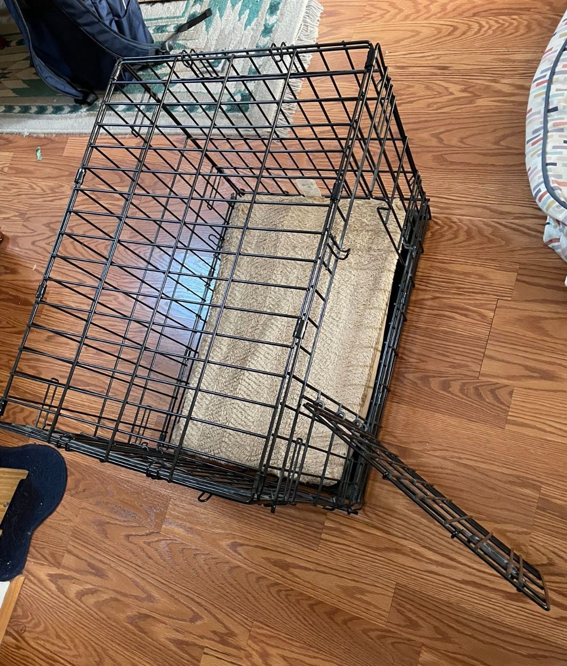 Dog / Cat / Pet Crate With Pad