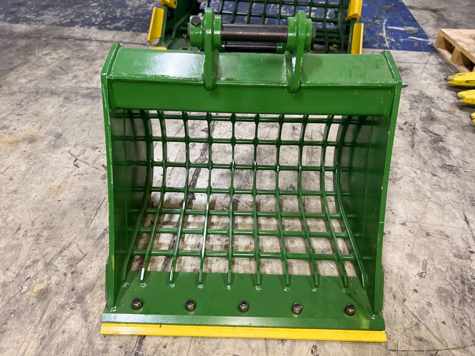 Mini Excavator Caterpillar CAT 304 Skeleton Bucket (Bolt on Edge) 30 inches Width or Similar Machine.