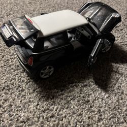Maisto Mini Cooper Display Model Car 