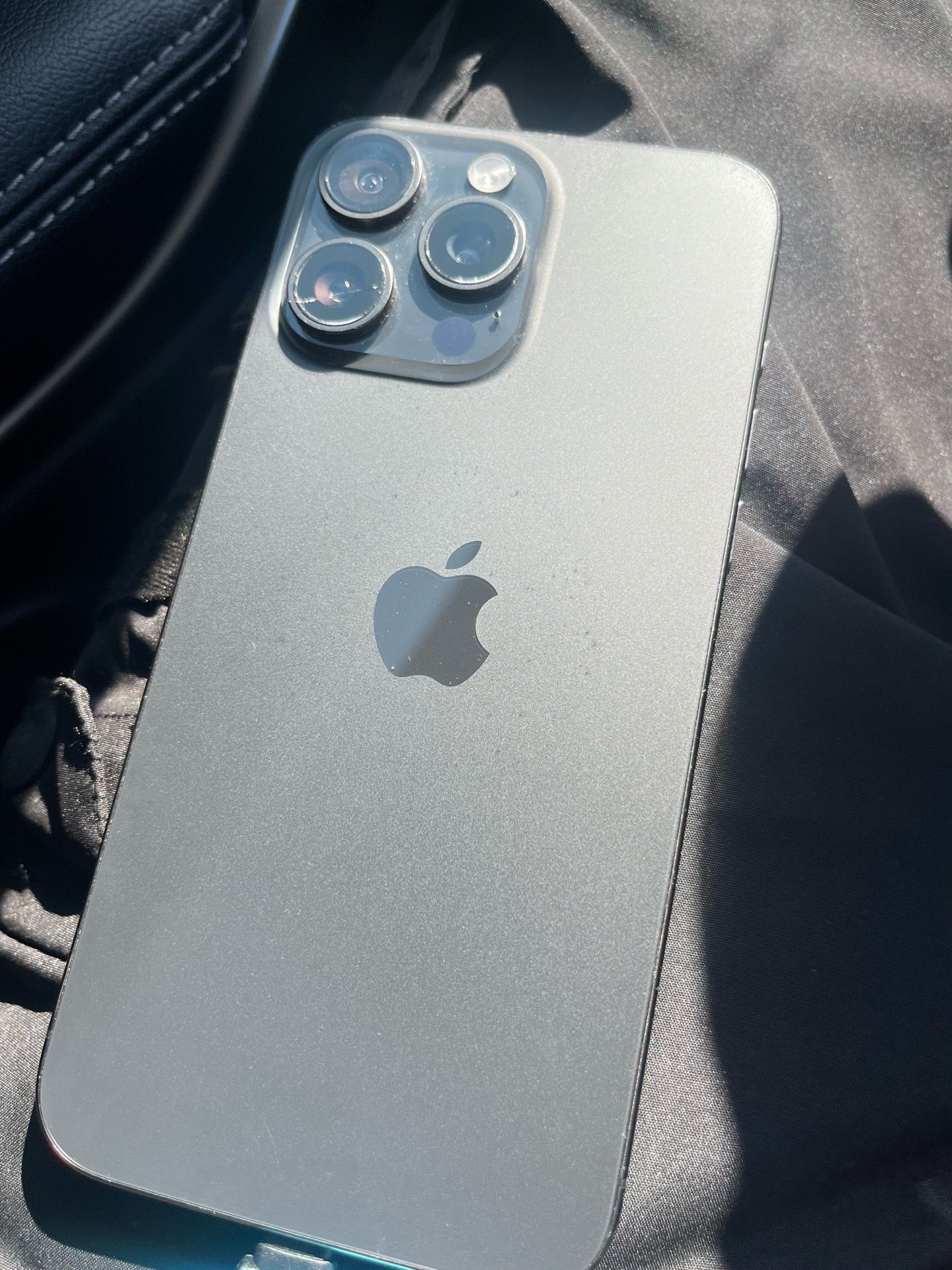 iPhone 15 pro max(sim locked)