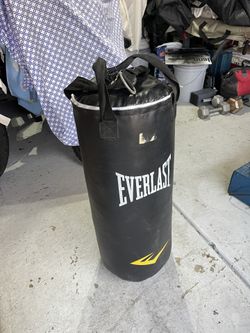 EVERLAST Punching Bag With Rack