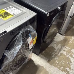 Whirlpool Washer And Electric Dryer High Capacity