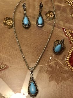 Blue stone turquoise jewelry set