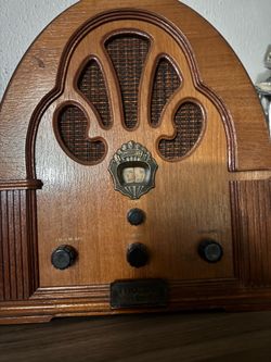 Cathedral 20s vintage radio