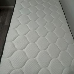 Twin Mattresses And Box Springs 