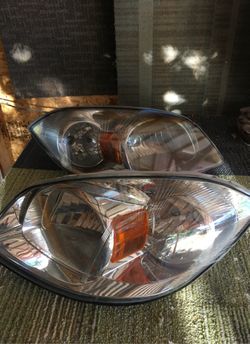 Luces delanteras chevy cobalt 2008 $70.00 las dos