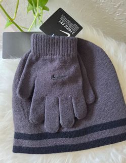 2 pc set boys youth Nike gloves and beanie