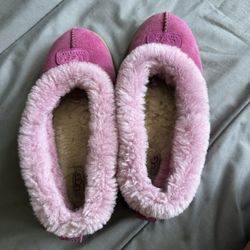 Women’s Ugh Slippers 