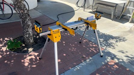 DeWalt heavy duty miter saw stand DWX723