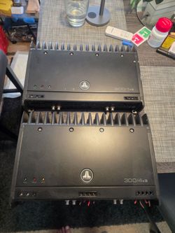 JL Audio Amplifier 300/4 v3 - 4 channels and a 600/1V3 - 2 channels