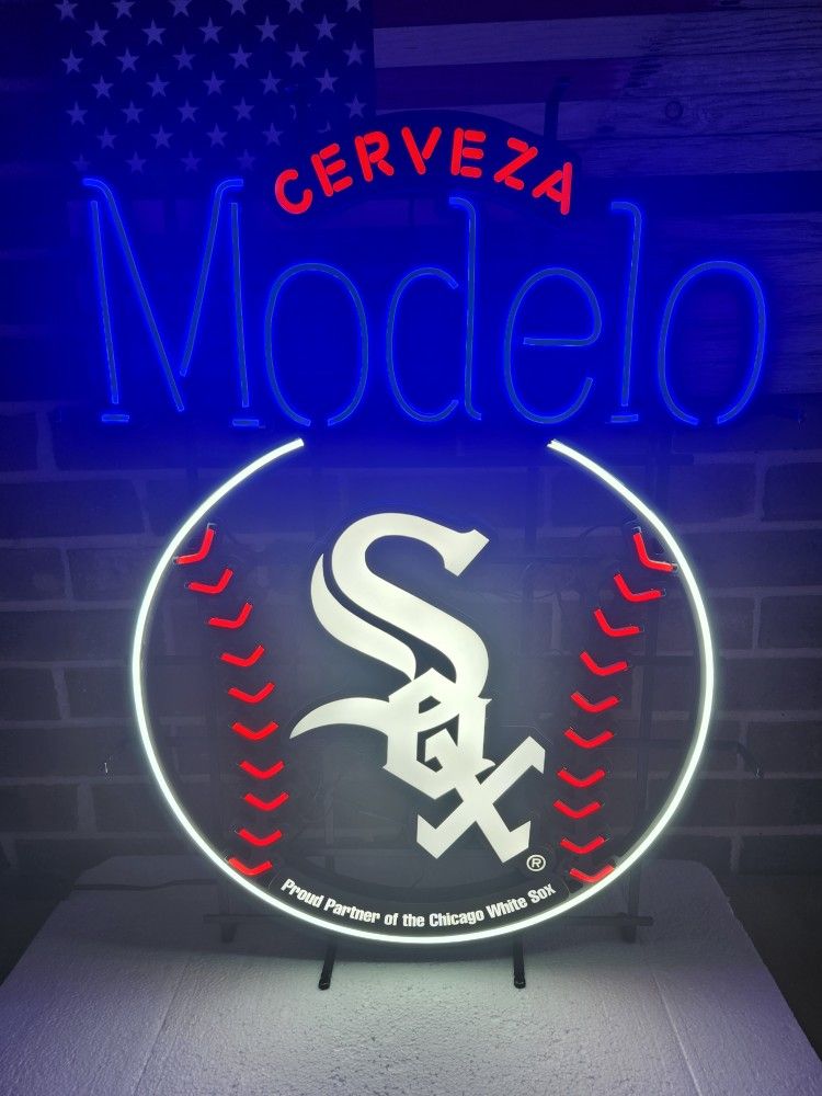 White Sox Modelo Motion LED Lighted Beer Sign..READ AD & SEE ALL PICS!!!!!!