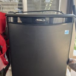 Mini fridge