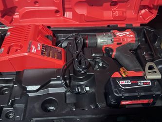 M18 HAMMER DRILL KIT