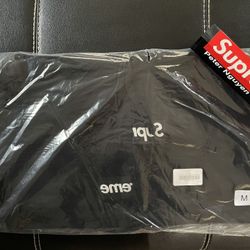 Brand new DS supreme x CDG split bogo medium