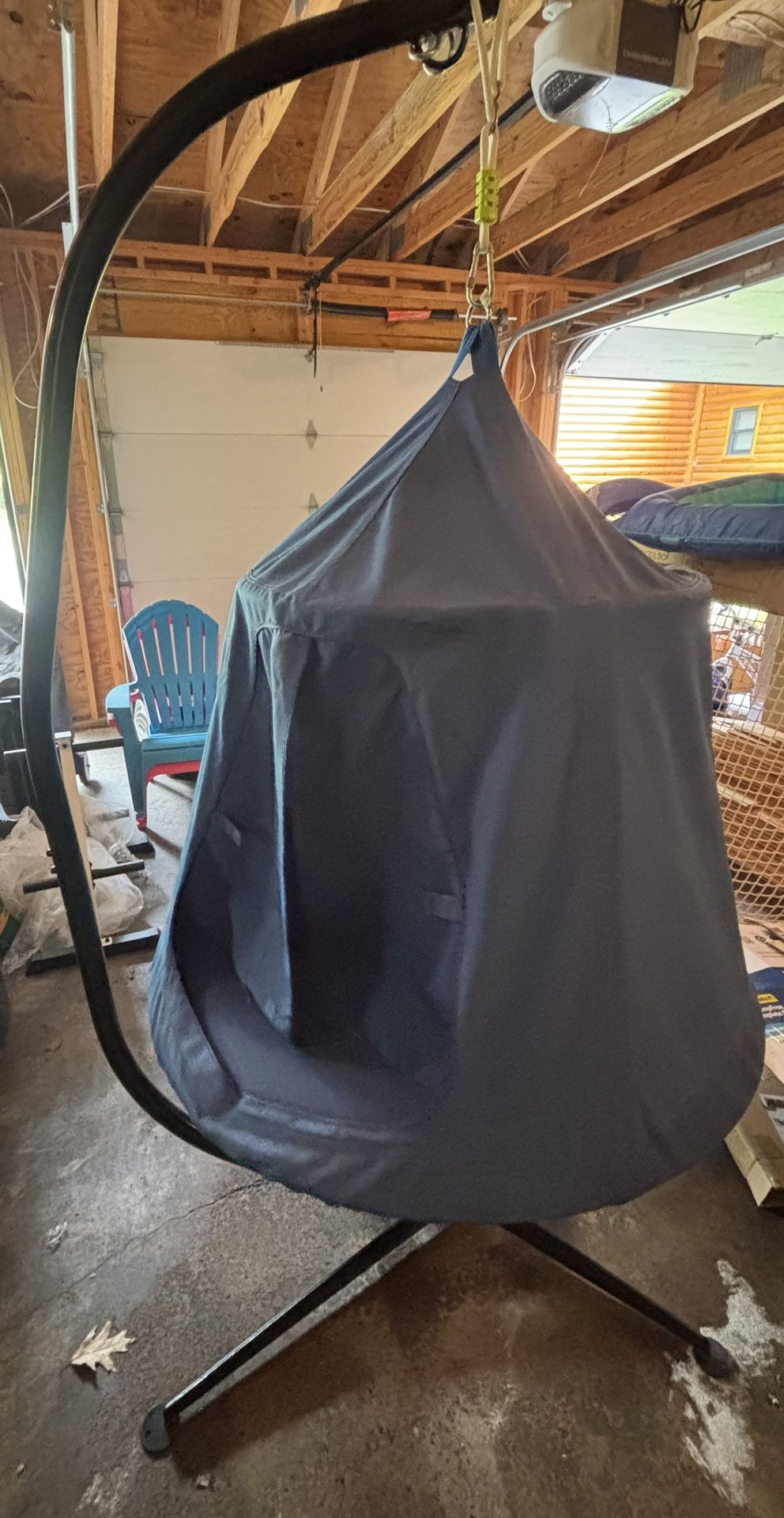 Hanging Pod Kids Fort