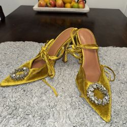 Women’s Strappy Velvet Heels 