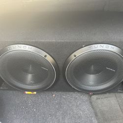 2 Rockford Fosgate 12 Inch Subwoofer Ported Box  &Amp