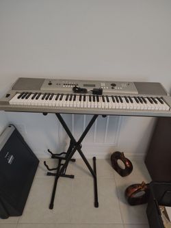 Yamaha Electronic Keyboard with Stand