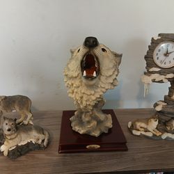 Combo of american indian Interior decor wolf theme set.