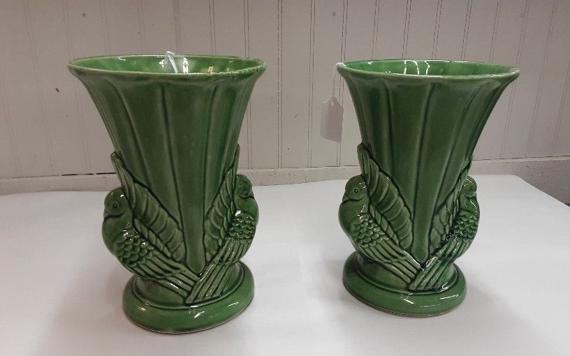 Shawnee Pottery USA Vases- Located In Shelton 