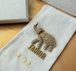 Elephant brooch Jadior New in box Women gift regalos muner