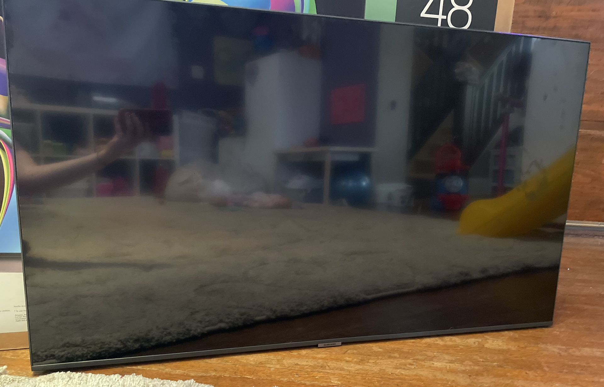$150 PRICE FIRM — Like new Samsung 43” Smart TV