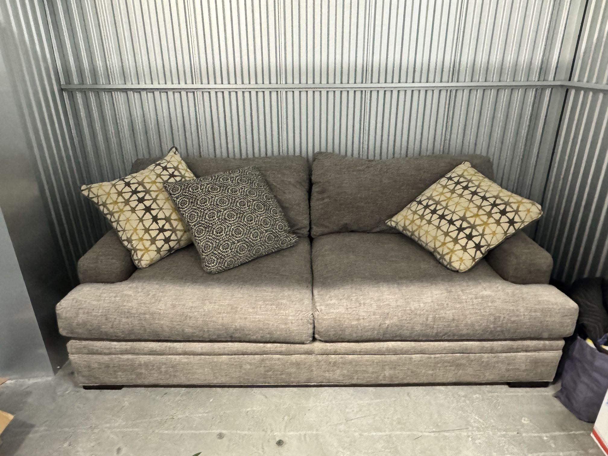 Palm Springs rooms To Go Couch