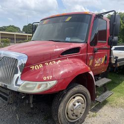 2005 International 4300 Flatbed Tow Truck