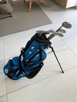 Excellent condition Taylormade kids golf clubs age 10-12