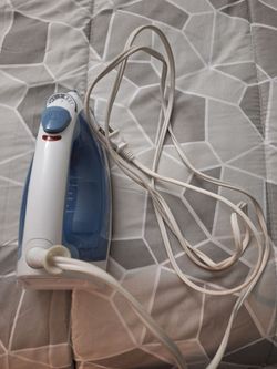 Black Decker Steam Iron White and Blue