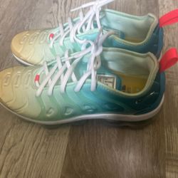 Vapormax Size 9