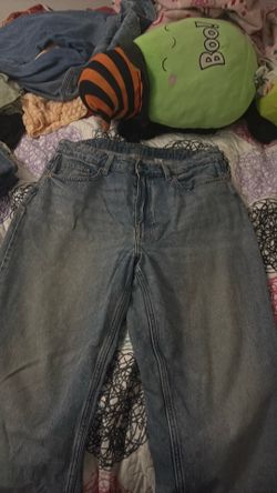 loose H&M mom jeans