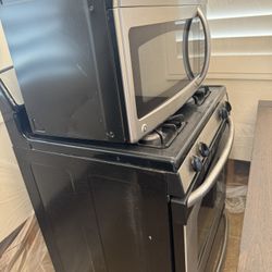 GE Stainless Steel Gas stove & Microwave For Sale !! 