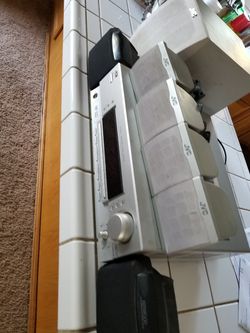 JVC Home Theater DS-TP582