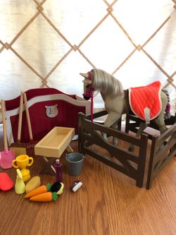 Journey Girl doll horse with stall