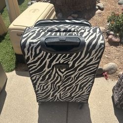 Large Luggage w/wheels suitcase