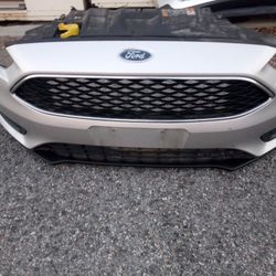 2015-2018 Ford Focus Complete Front Bumper With All The Accessories Oem.