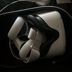 Meta Quest 2 FOR SALE 