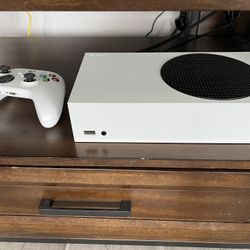 Xbox Series S - Like New
