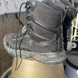 Underarmour men’s waterproof boots $100obo