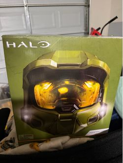Jazwares HLW0173 Halo Master Chief Deluxe Helmet W/Lights & Stand