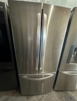 Good Condition LG French Door Refrigerator - Stainless Bottom Freezer